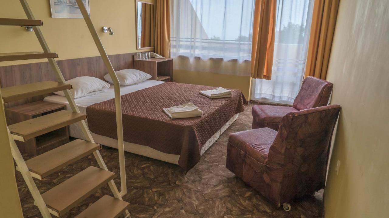 Park Hotel Persey Varna Exterior foto