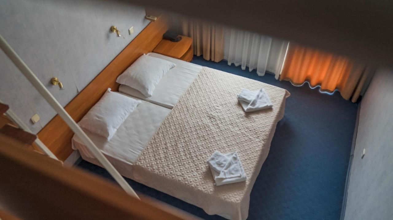 Park Hotel Persey Varna Exterior foto