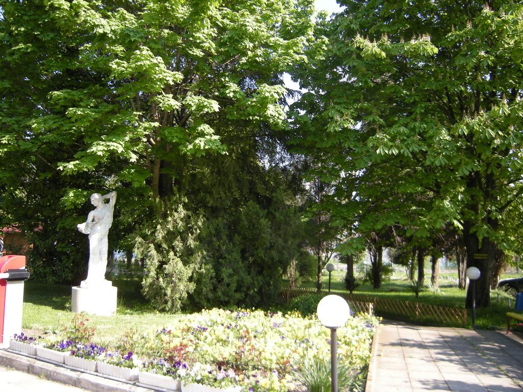 Park Hotel Persey Varna Exterior foto
